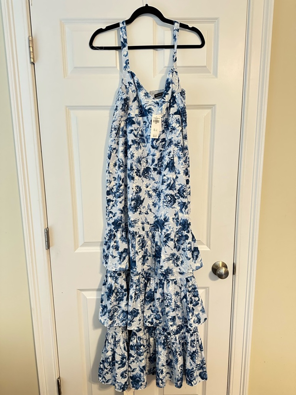 NWT! Abercrombie & Fitch Drama Ruffle Tiered Gown Blue & White Floral - Picture 5 of 7